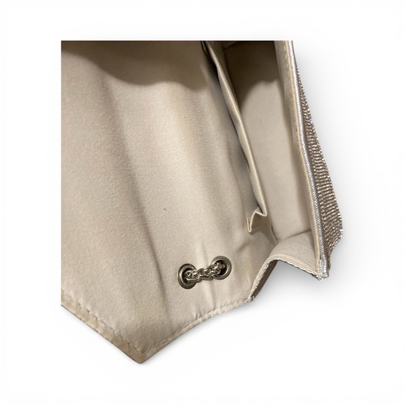 Glamorous Gold Chain Evening Clutch - Picture 7 of 11